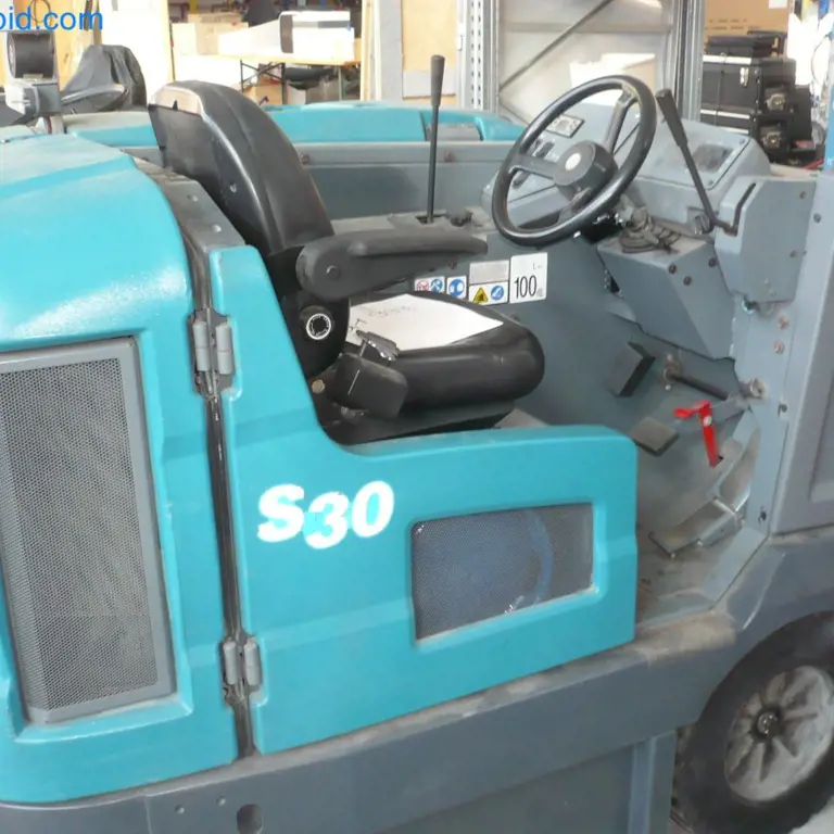 Motorkehrmaschine Tennant S30-3208