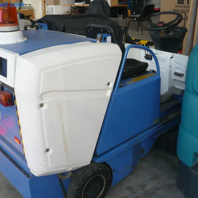 Motorkehrmaschine NN C1010
