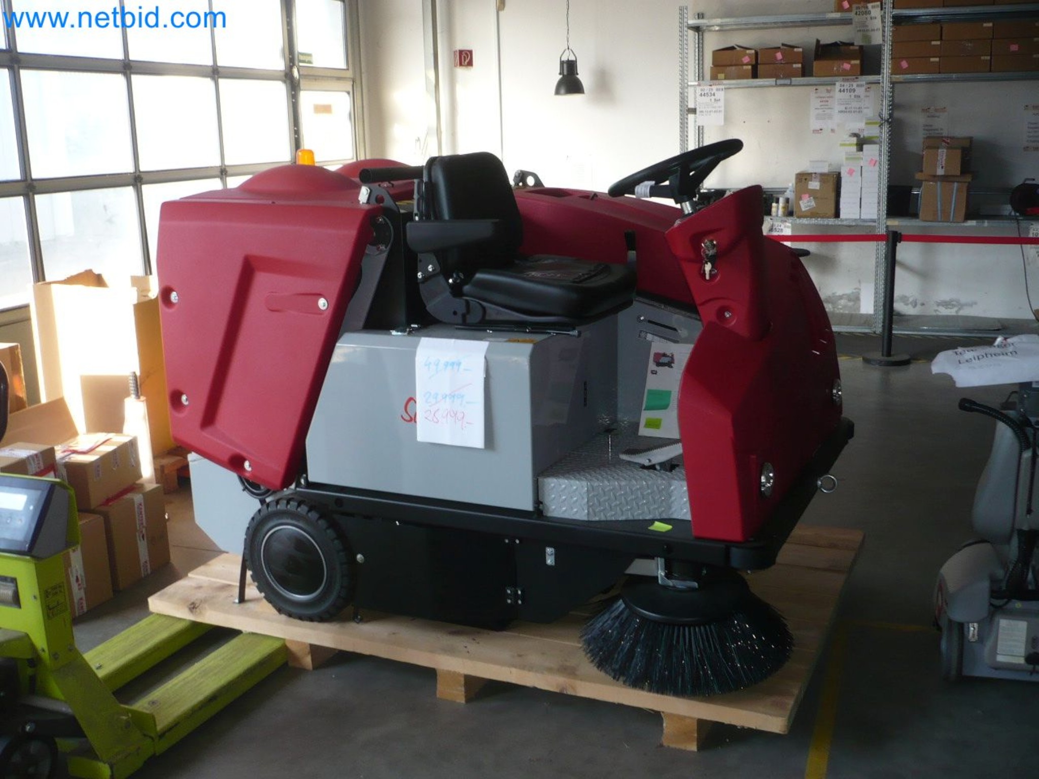 Reinigungsmaschinen, Geräte und Zubehör, Anlage- und Umlaufvermögen sowie Fahrzeuge-1