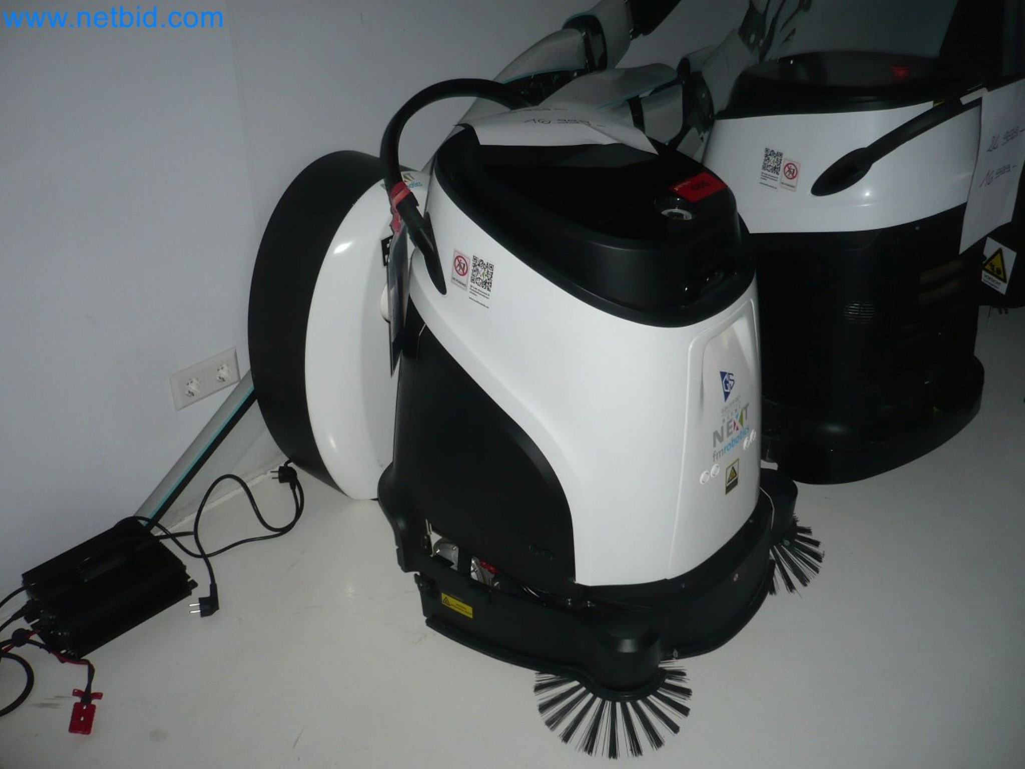 Maszyny czyszczące, sprzęt i akcesoria, środki trwałe i obrotowe oraz pojazdy-1