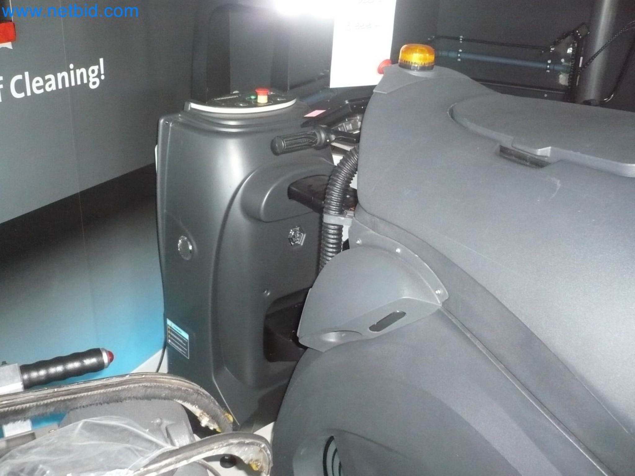 Maszyny czyszczące, sprzęt i akcesoria, środki trwałe i obrotowe oraz pojazdy-2