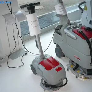 Scheuer-Saug-Maschine Comac Whisper X8