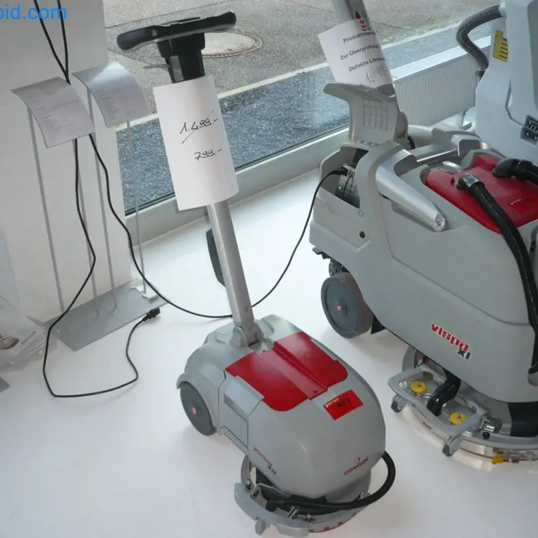 Scheuer-Saug-Maschine Comac Whisper X8