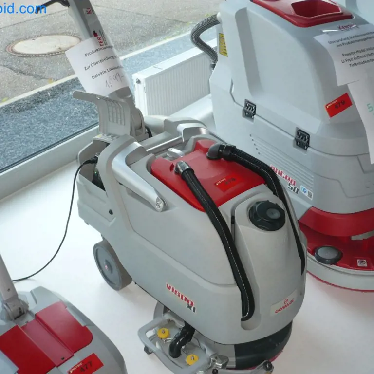 Scheuer-Saug-Maschine Comac Whisper XL