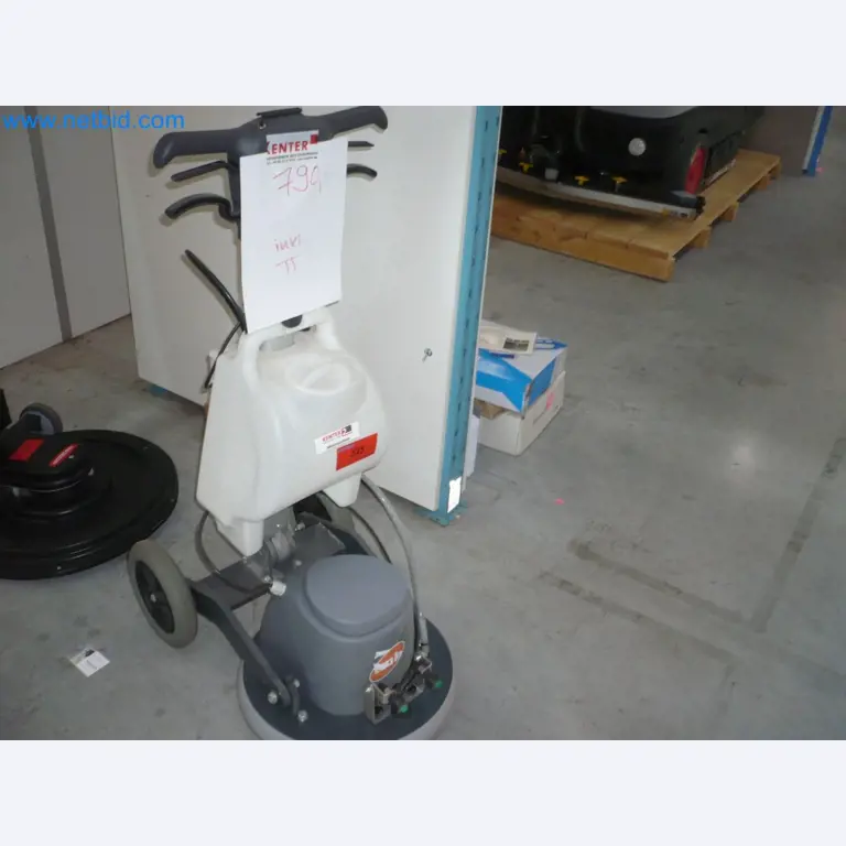 Handel i wynajem maszyn czyszczących, sprzętu i akcesoriów, środków trwałych i obrotowych oraz pojazdów-1