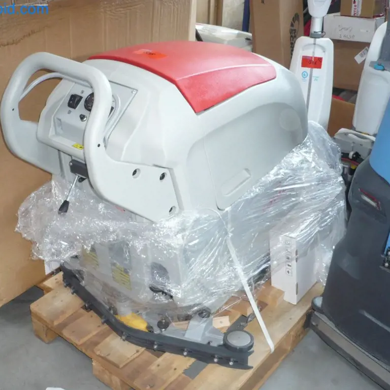 Scheuer-Saug-Maschine Comac Agila B5050