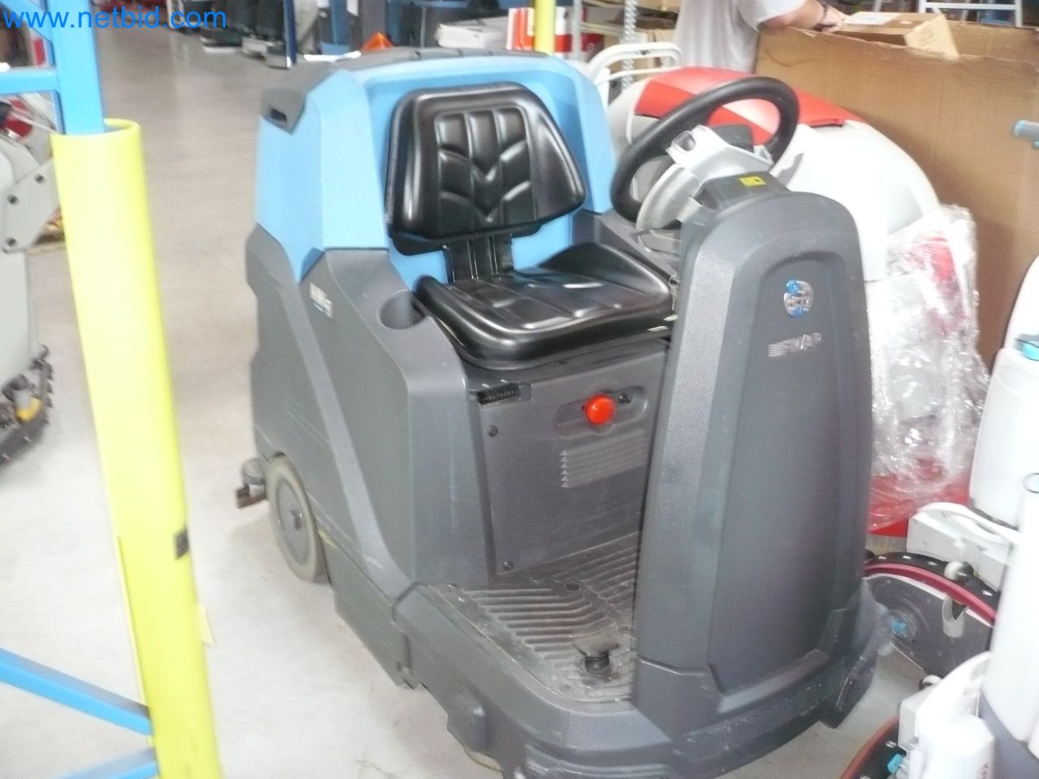 Reinigungsmaschinen, Geräte und Zubehör, Anlage- und Umlaufvermögen sowie Fahrzeuge-1