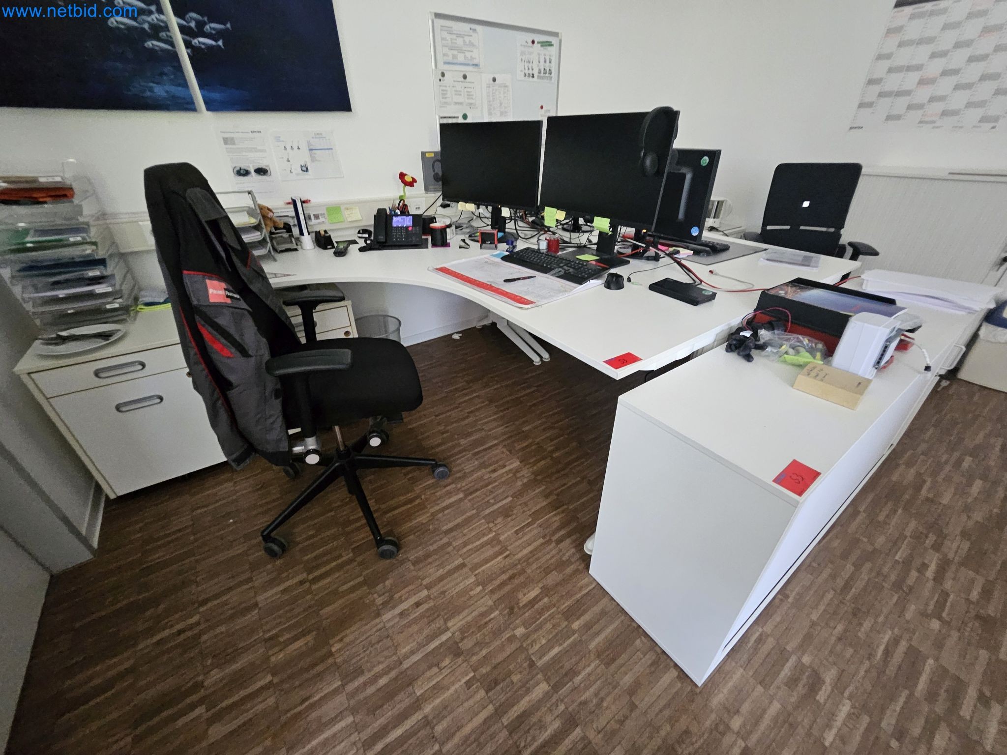 Betriebs- und Geschäftsausstattung-1