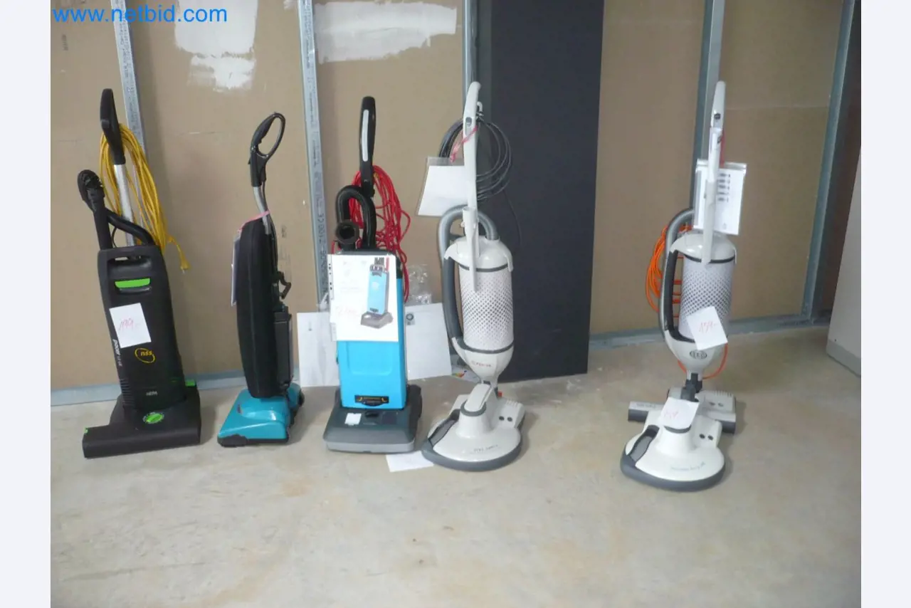 Machines de nettoyage, appareils et accessoires, actifs immobilisés et circulants et véhicules-2