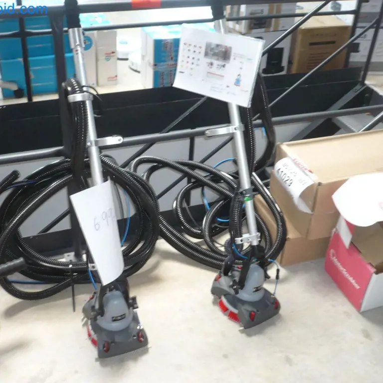 2 Motorscrubber
