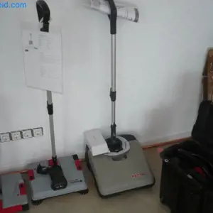 Akku-Kehrmaschine Comac Igea