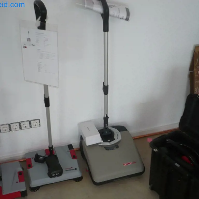Akku-Kehrmaschine Comac Igea