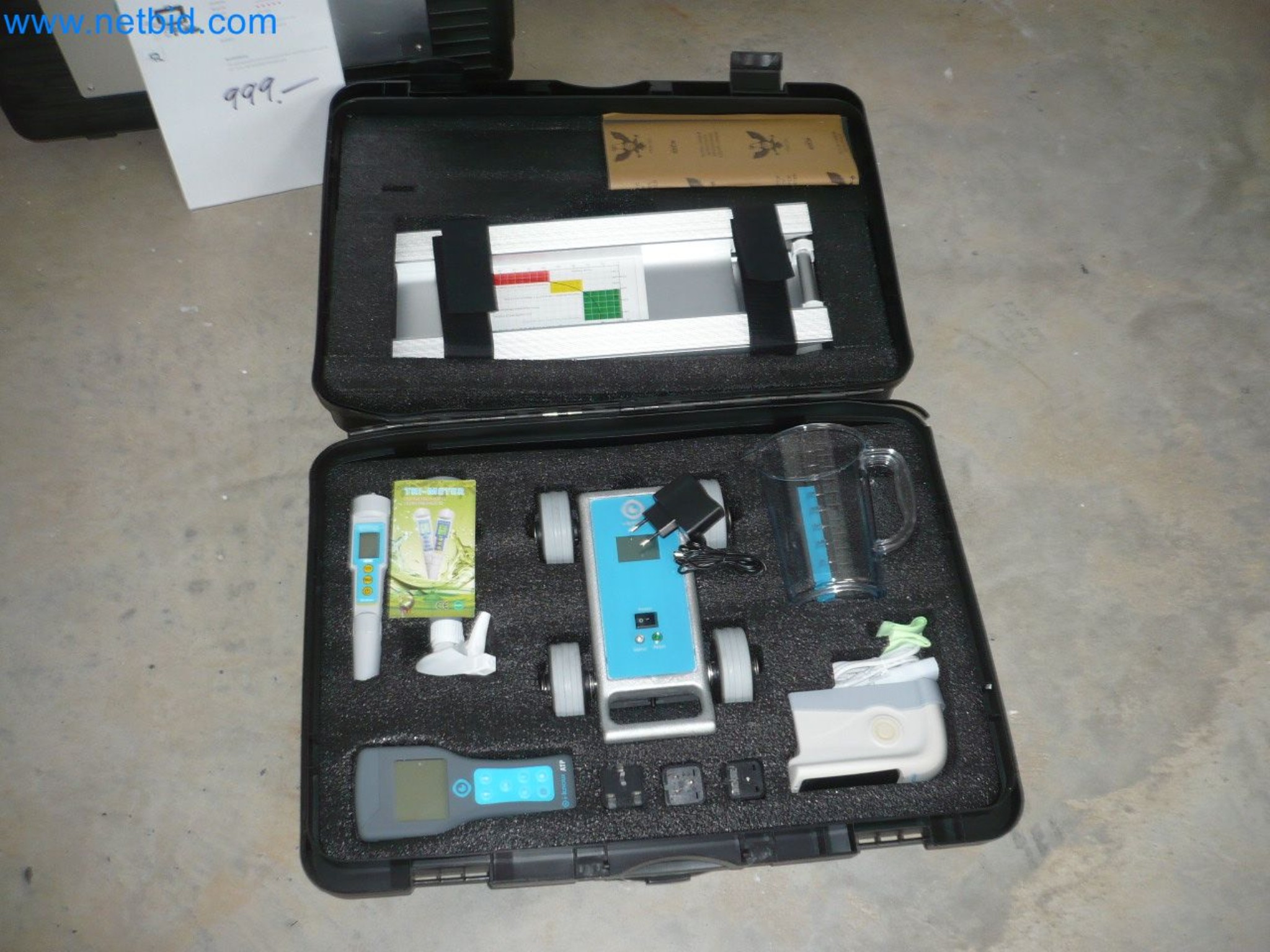 Machines de nettoyage, appareils et accessoires, actifs immobilisés et circulants et véhicules-1