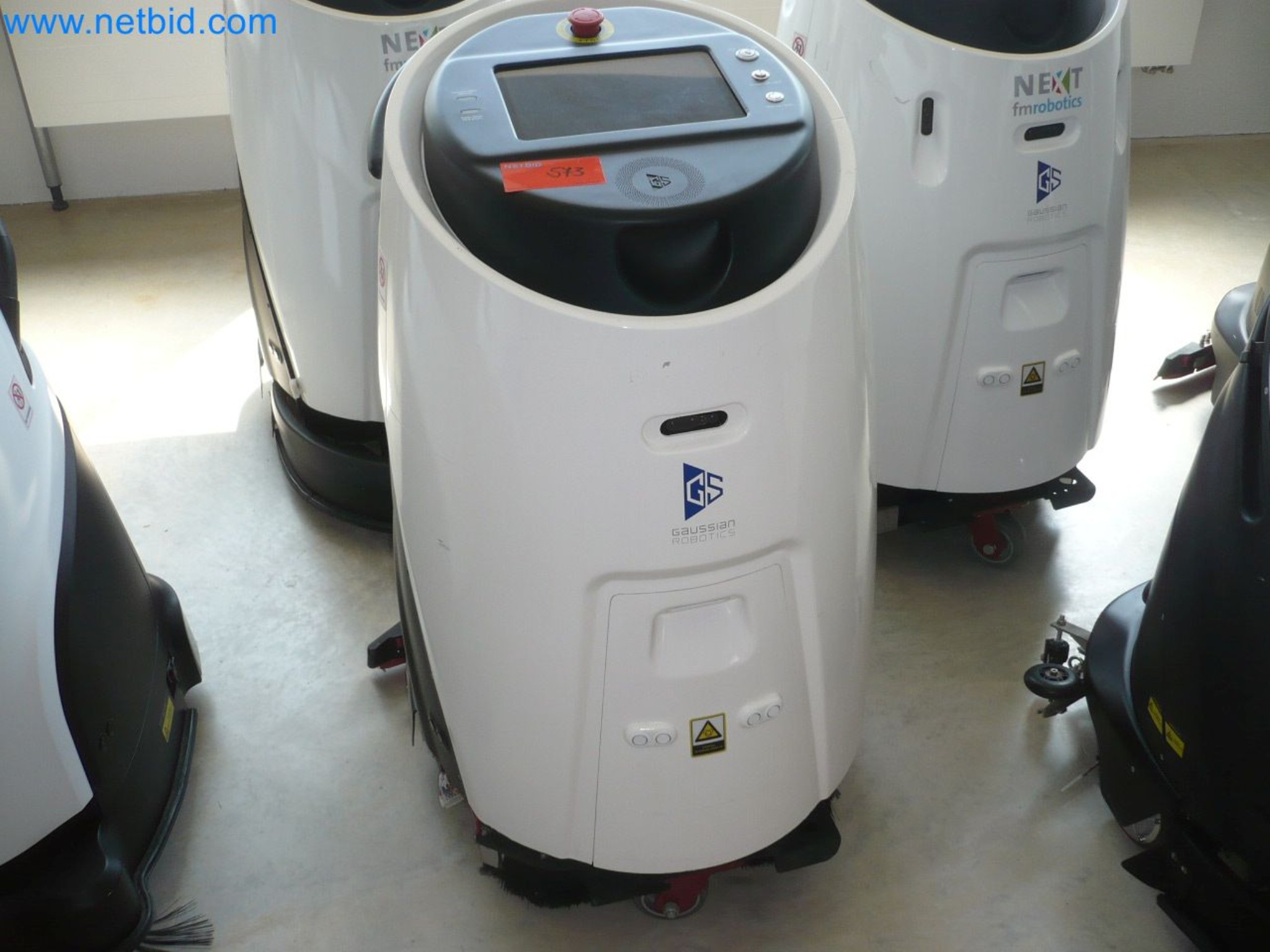 Machines de nettoyage, appareils et accessoires, actifs immobilisés et circulants et véhicules-1