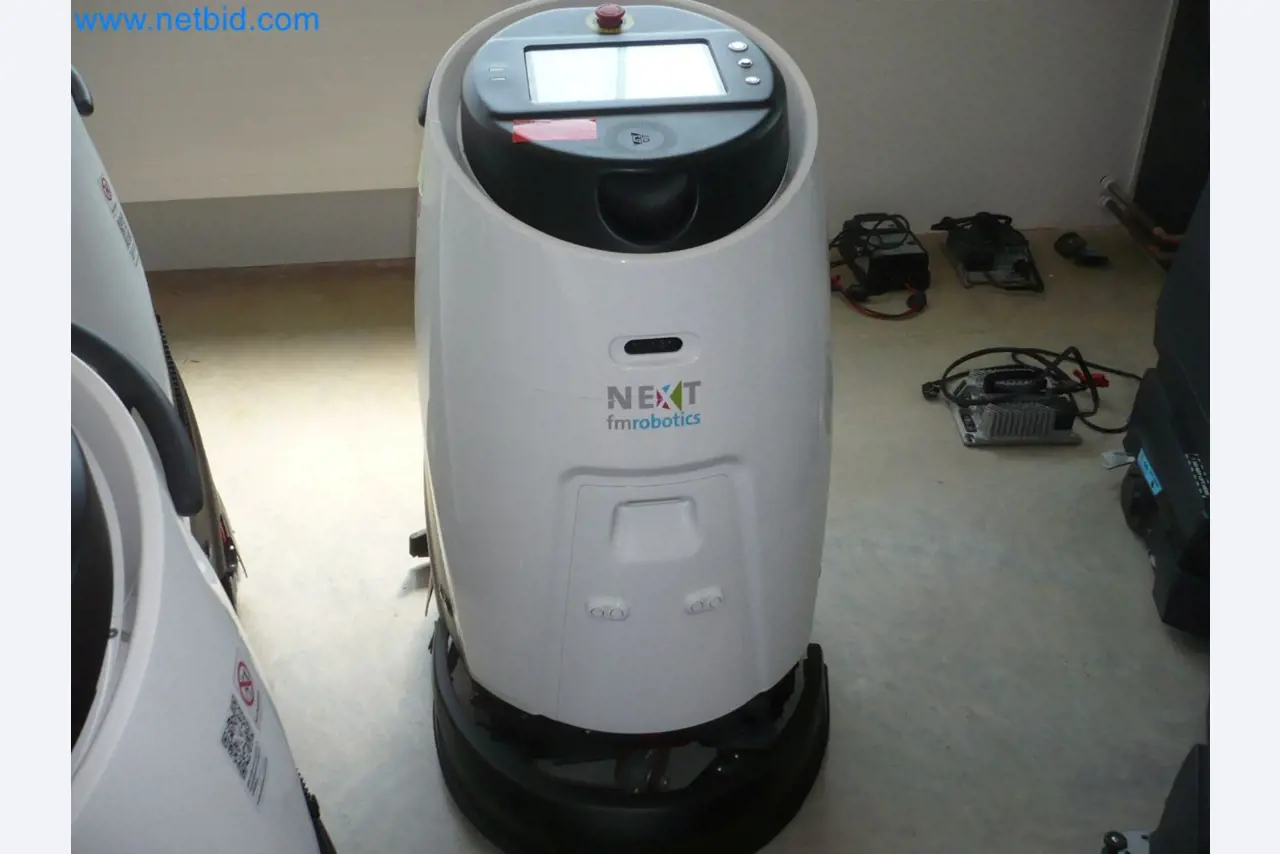 Machines de nettoyage, appareils et accessoires, actifs immobilisés et circulants et véhicules-1