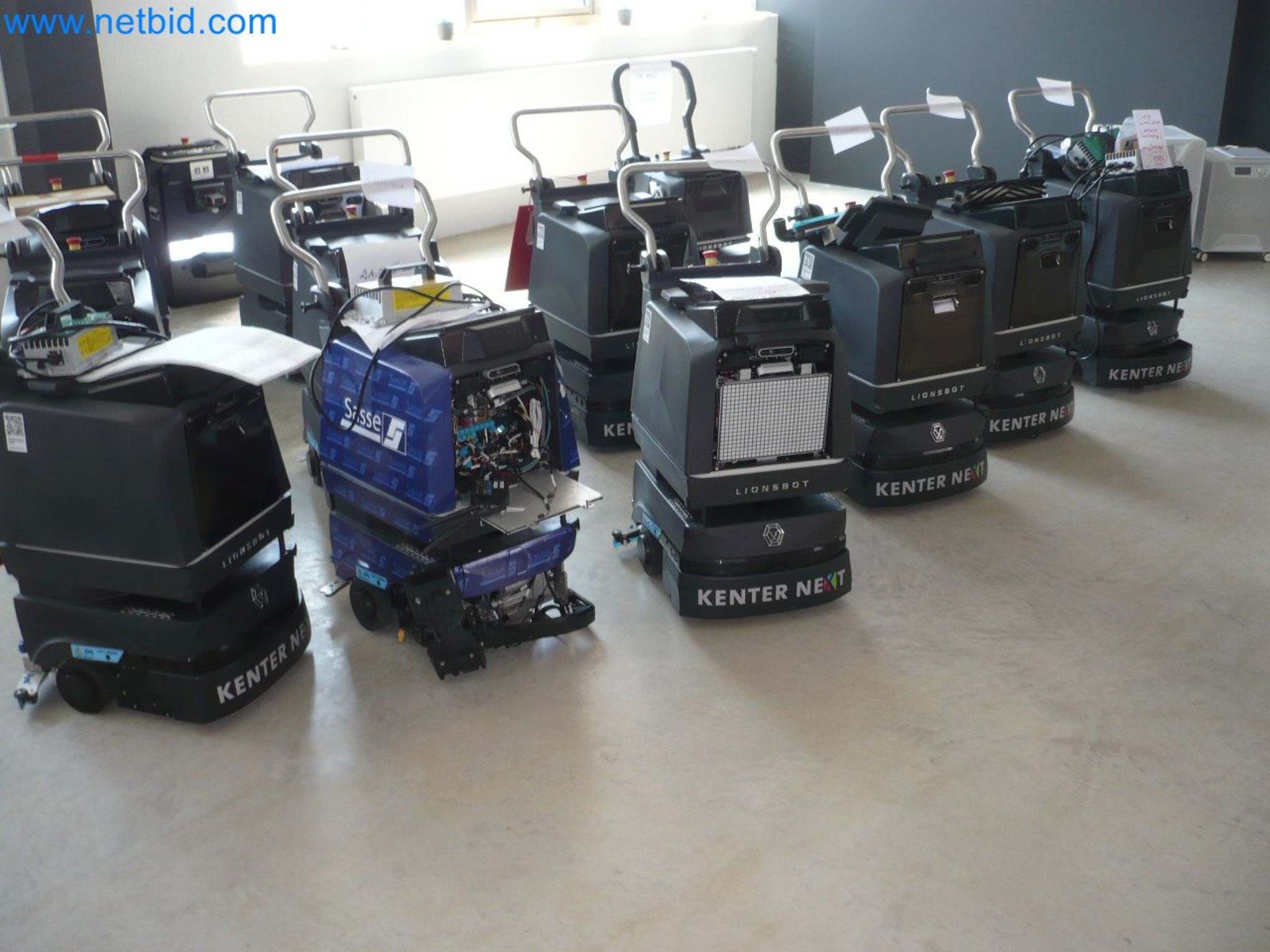 Reinigungsmaschinen, Geräte und Zubehör, Anlage- und Umlaufvermögen sowie Fahrzeuge-1