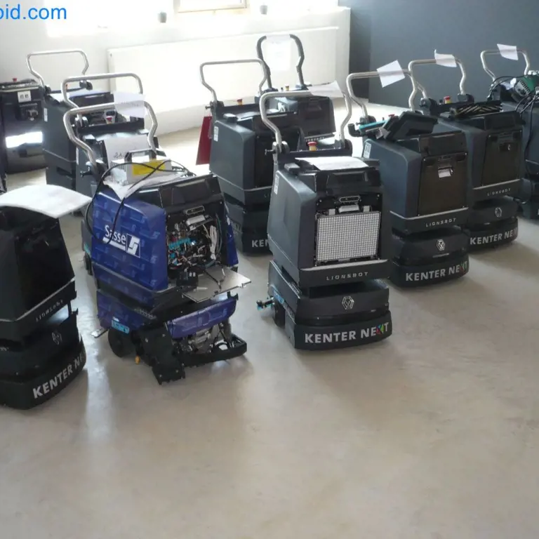 6 Reinigungsroboter Lionsbot R3 Scrub