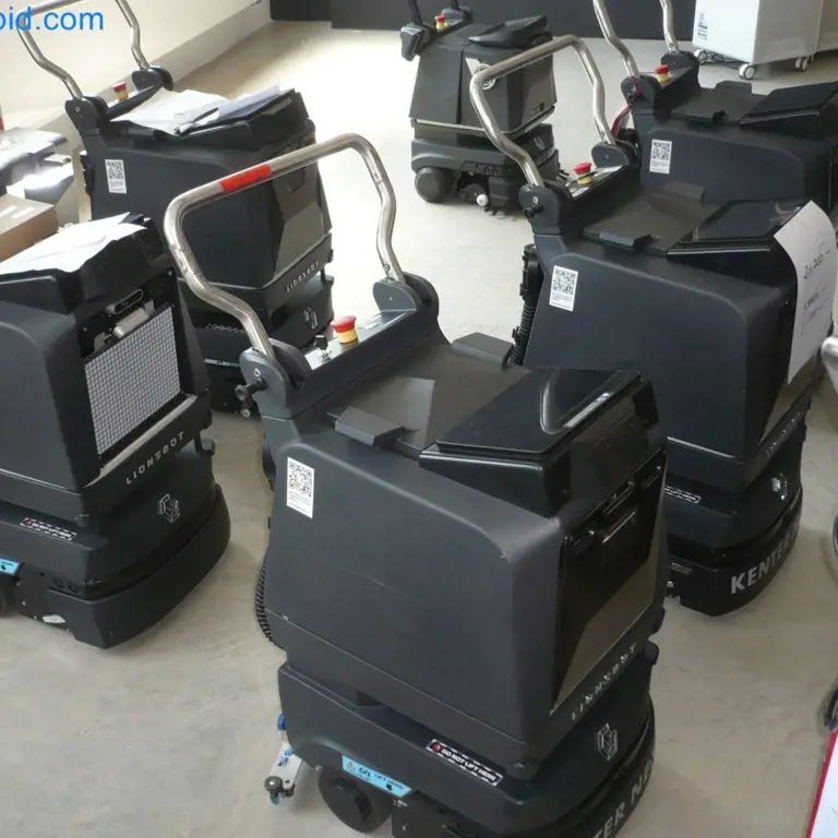 5 Reinigungsroboter Lionsbot R3 Scrub