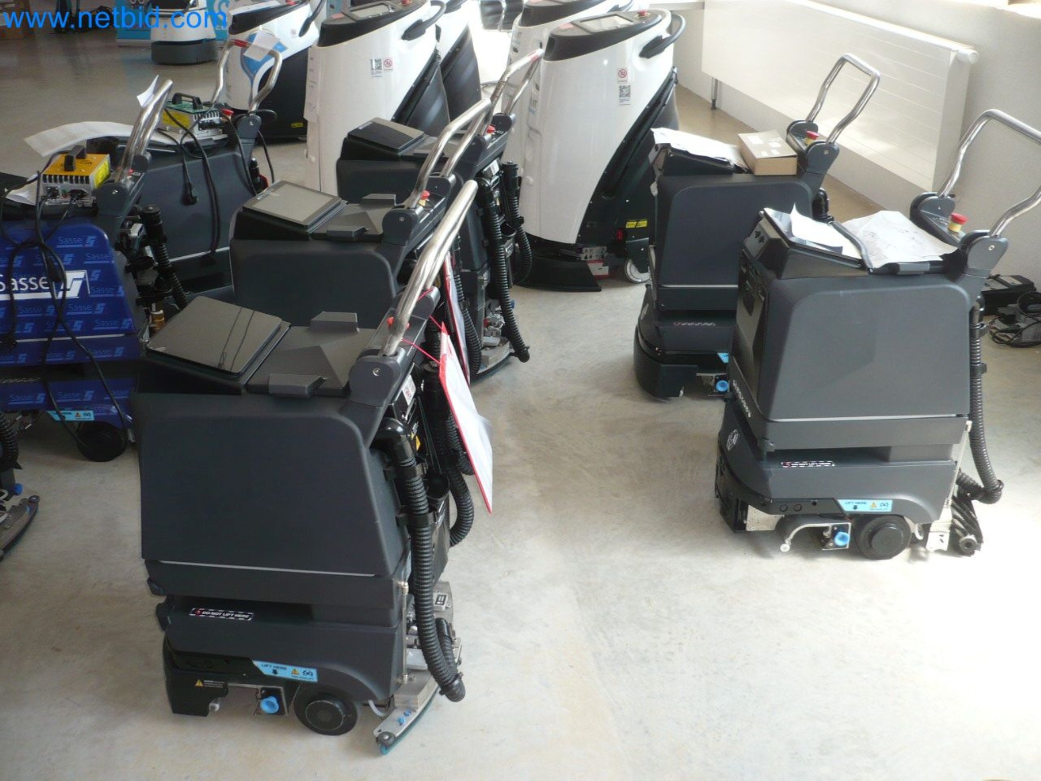 Reinigungsmaschinen, Geräte und Zubehör, Anlage- und Umlaufvermögen sowie Fahrzeuge-2