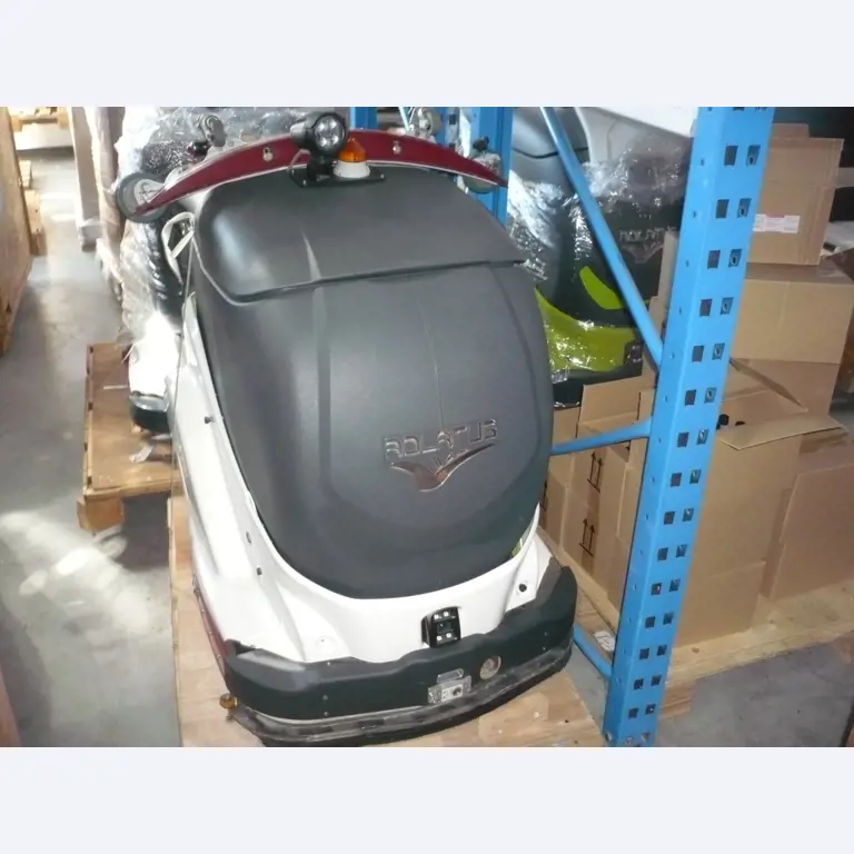 Machines de nettoyage, appareils et accessoires, actifs immobilisés et circulants et véhicules-2