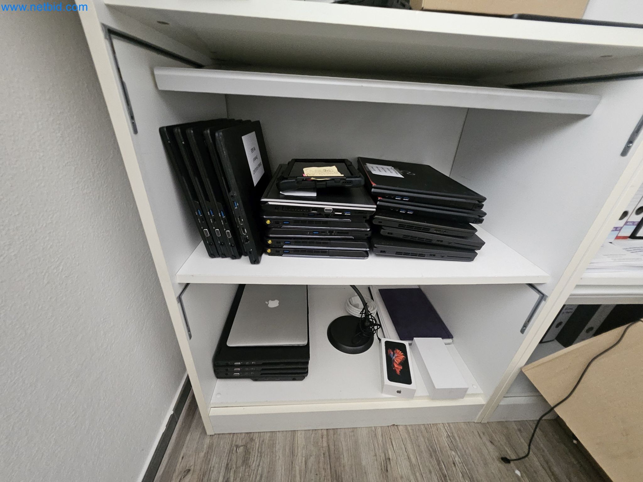 Betriebs- und Geschäftsausstattung-3
