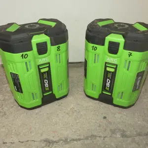 2 Multifunkční dobíjecí baterie EGO BAT6702T