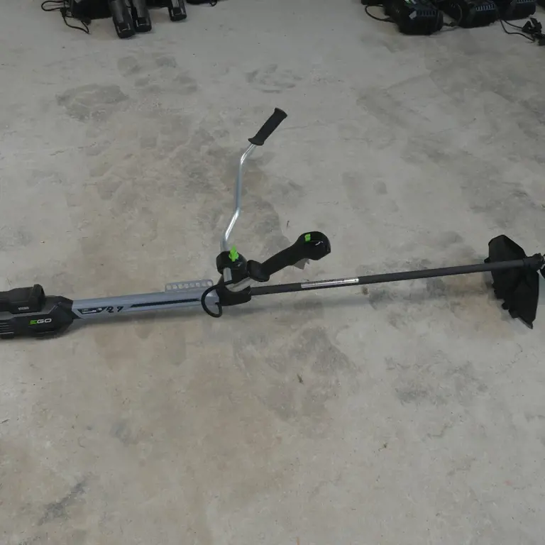 Akumulátorový vyžínač trávy (křovinořez) EGO BCX3800
