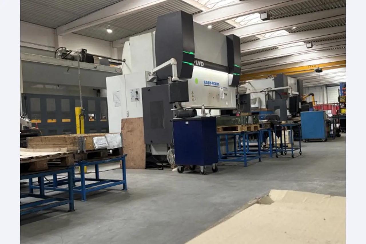 Machines pour le travail du métal provenant du parc de machines réorganisé-4