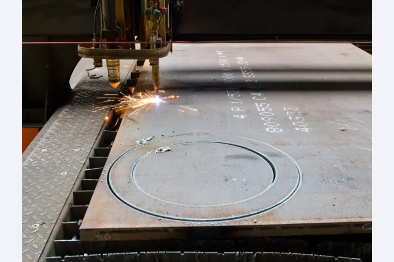 Machines d'une entreprise de travail du métal en Belgique-2