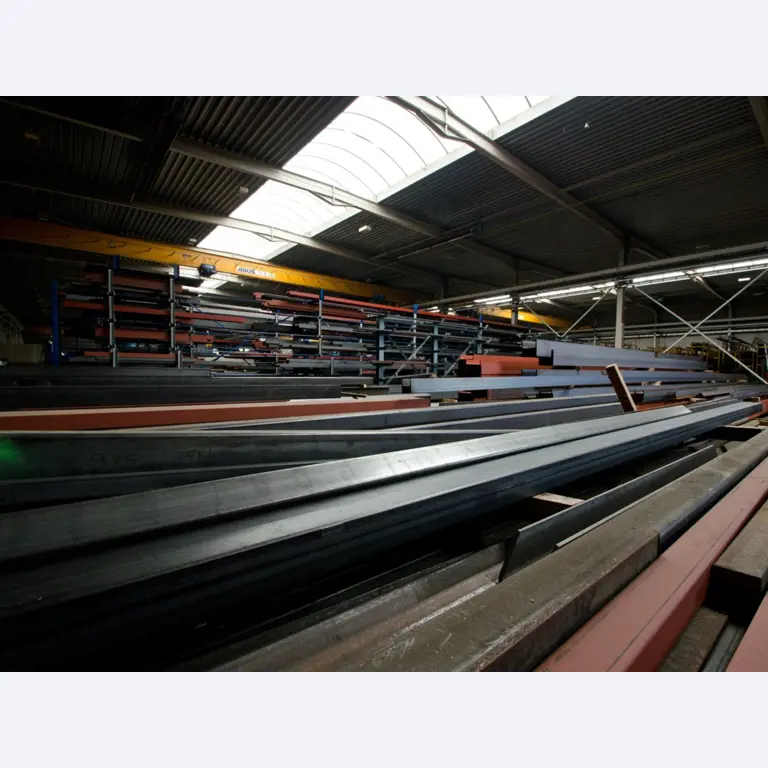 Machines d'une entreprise de travail du métal en Belgique-1