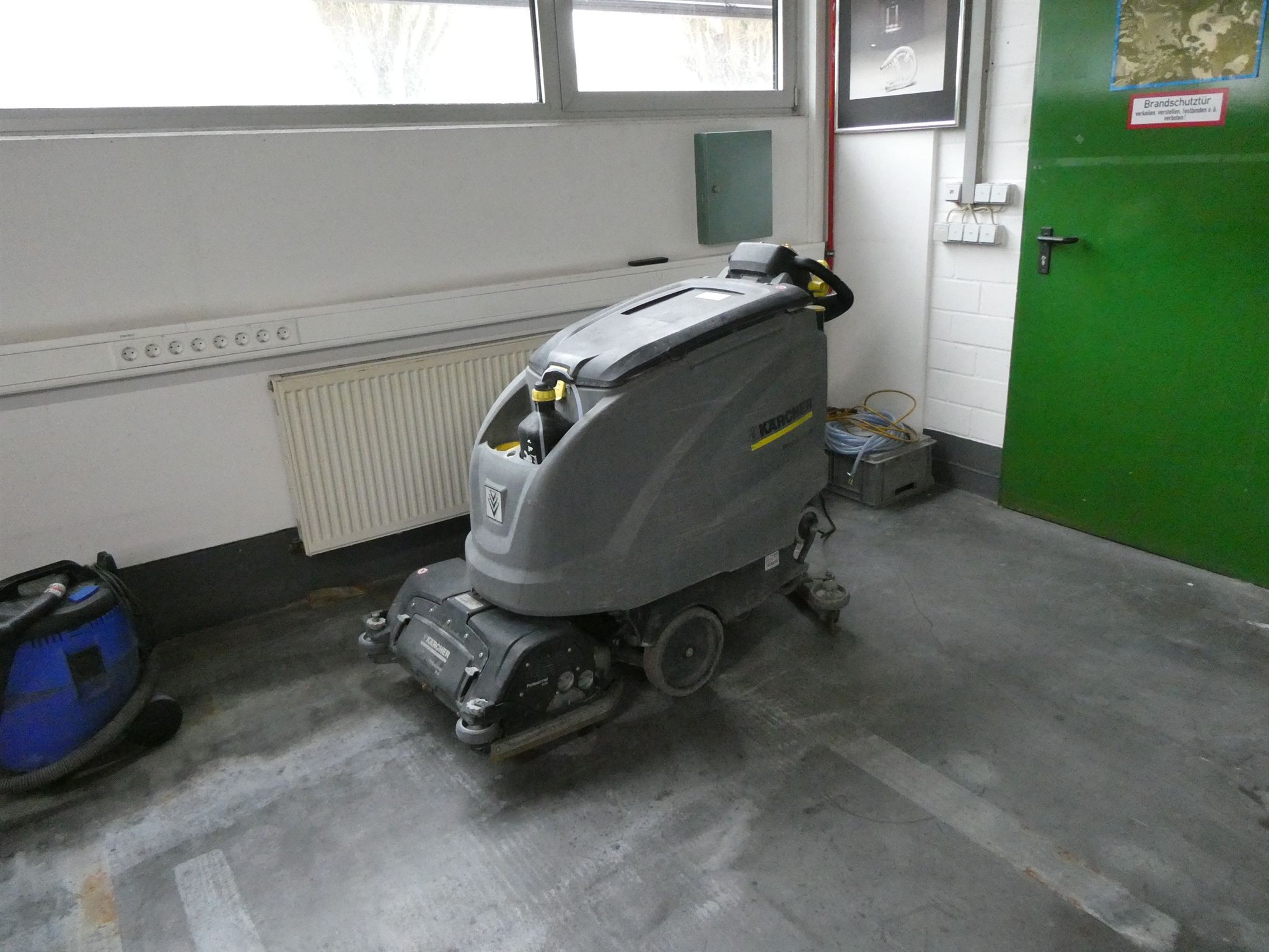 Injection molding machines, CNC machines & assembly lines for heating elements and automotive components-21