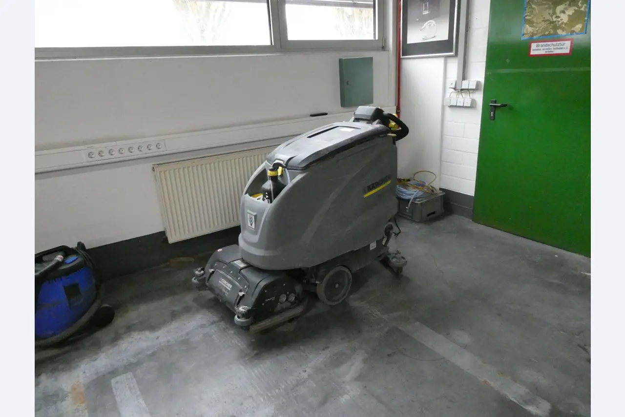 Injection molding machines, CNC machines & assembly lines for heating elements and automotive components-21