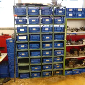 6 lfm. Rayonnage de stockage