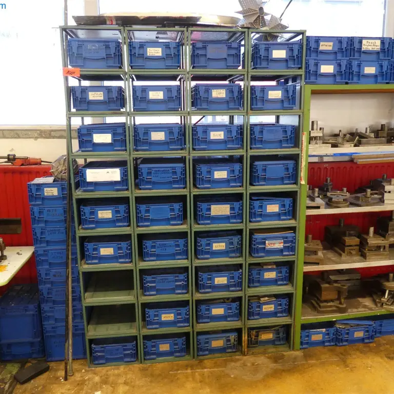 6 lfm. Rayonnage de stockage