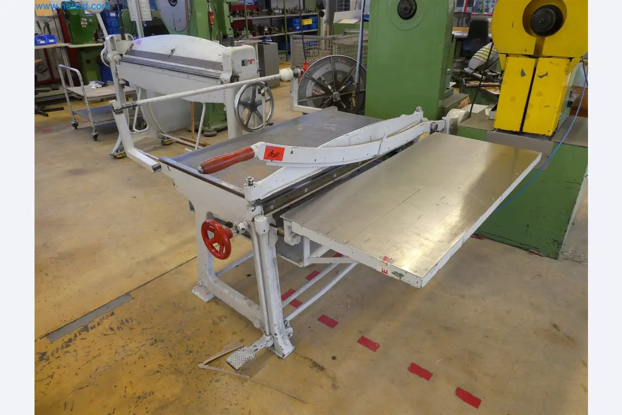 Injection molding machines, CNC machines & assembly lines for heating elements and automotive components-1