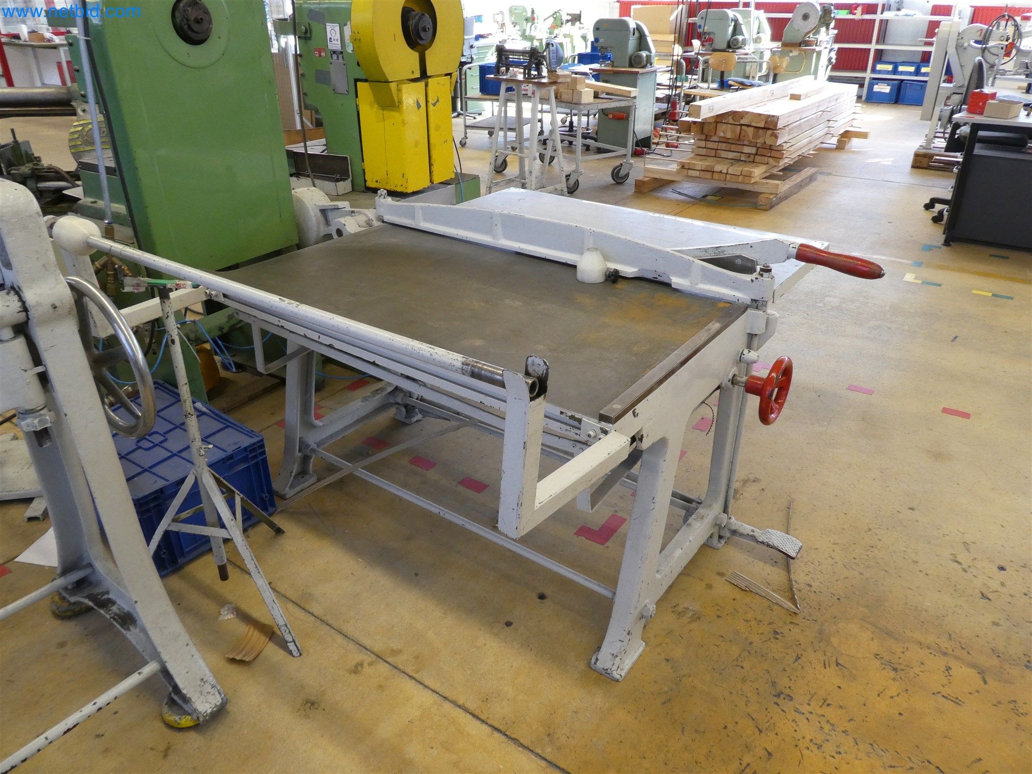 Injection molding machines, CNC machines & assembly lines for heating elements and automotive components-3