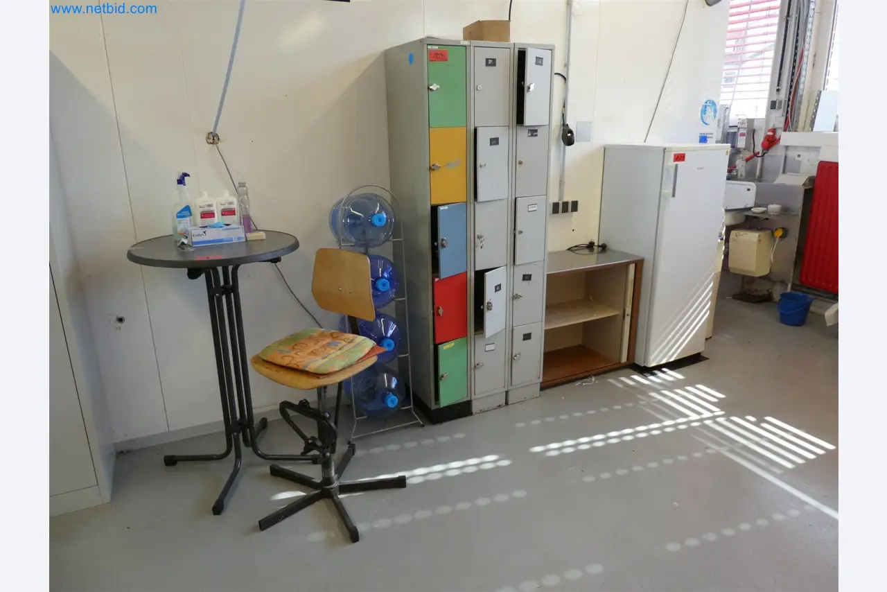 Machines de moulage par injection, machines CNC & lignes d'assemblage pour les éléments chauffants et les composants automobiles-1