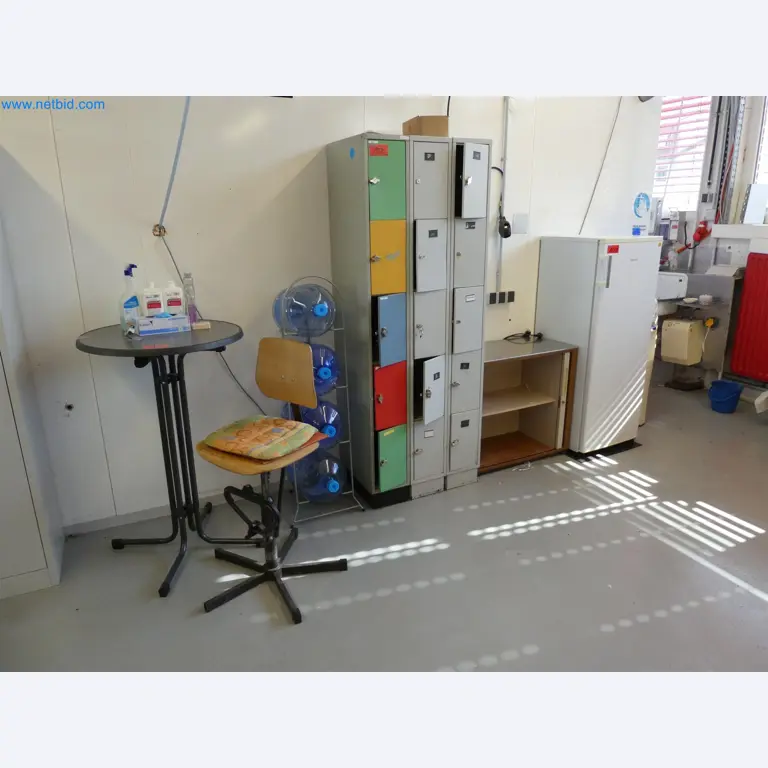 Machines de moulage par injection, machines CNC & lignes d'assemblage pour les éléments chauffants et les composants automobiles-1