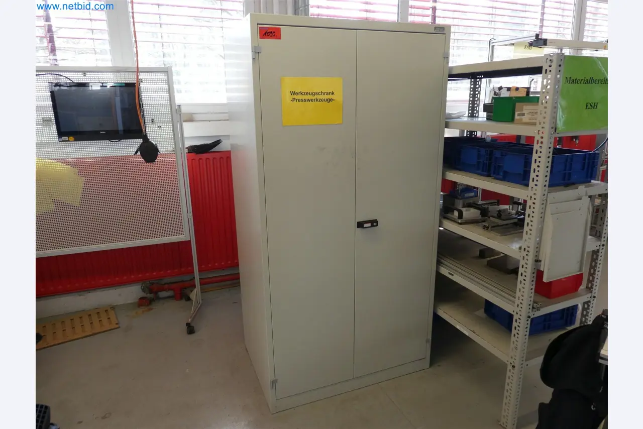 Machines de moulage par injection, machines CNC & lignes d'assemblage pour les éléments chauffants et les composants automobiles-8