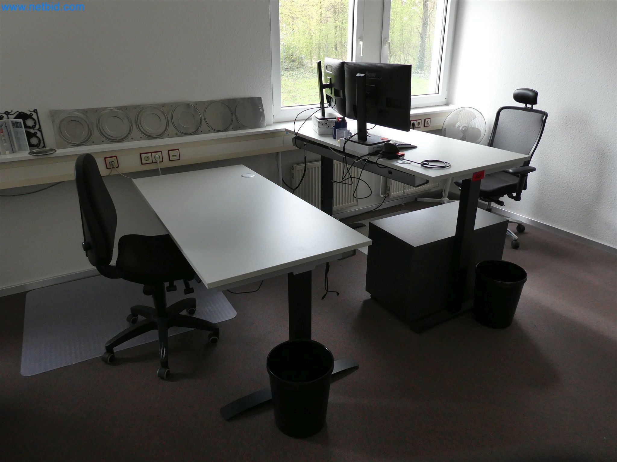 Machines de moulage par injection, machines CNC & lignes d'assemblage pour les éléments chauffants et les composants automobiles-2