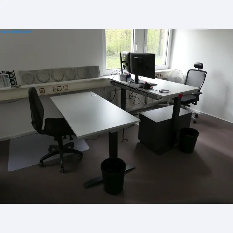 Machines de moulage par injection, machines CNC & lignes d'assemblage pour les éléments chauffants et les composants automobiles-2