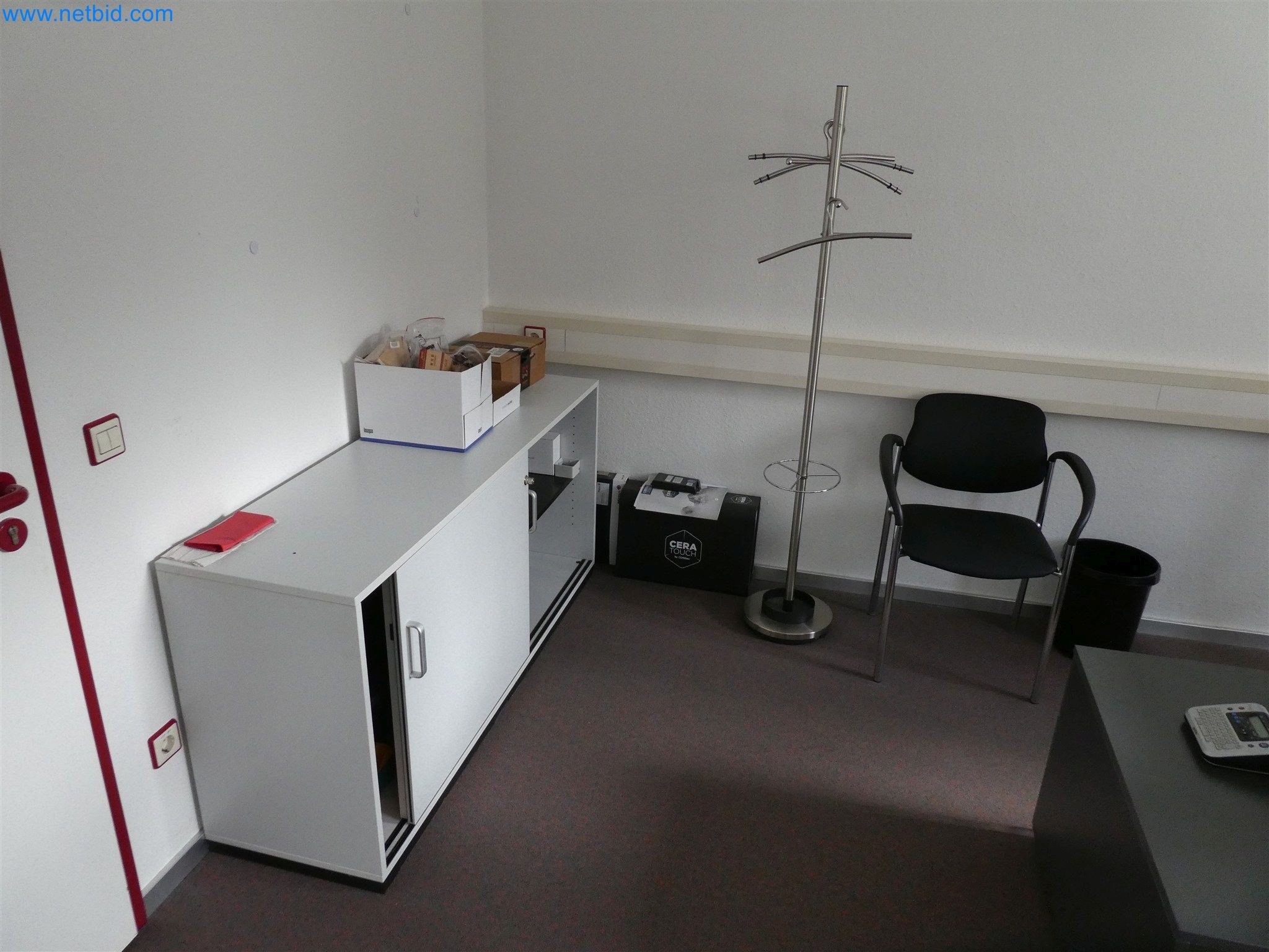 Machines de moulage par injection, machines CNC & lignes d'assemblage pour les éléments chauffants et les composants automobiles-3