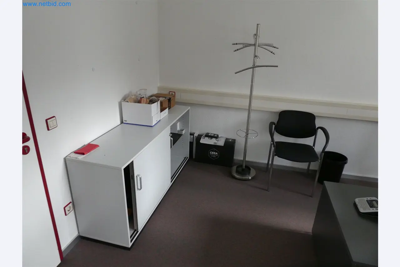 Machines de moulage par injection, machines CNC & lignes d'assemblage pour les éléments chauffants et les composants automobiles-3