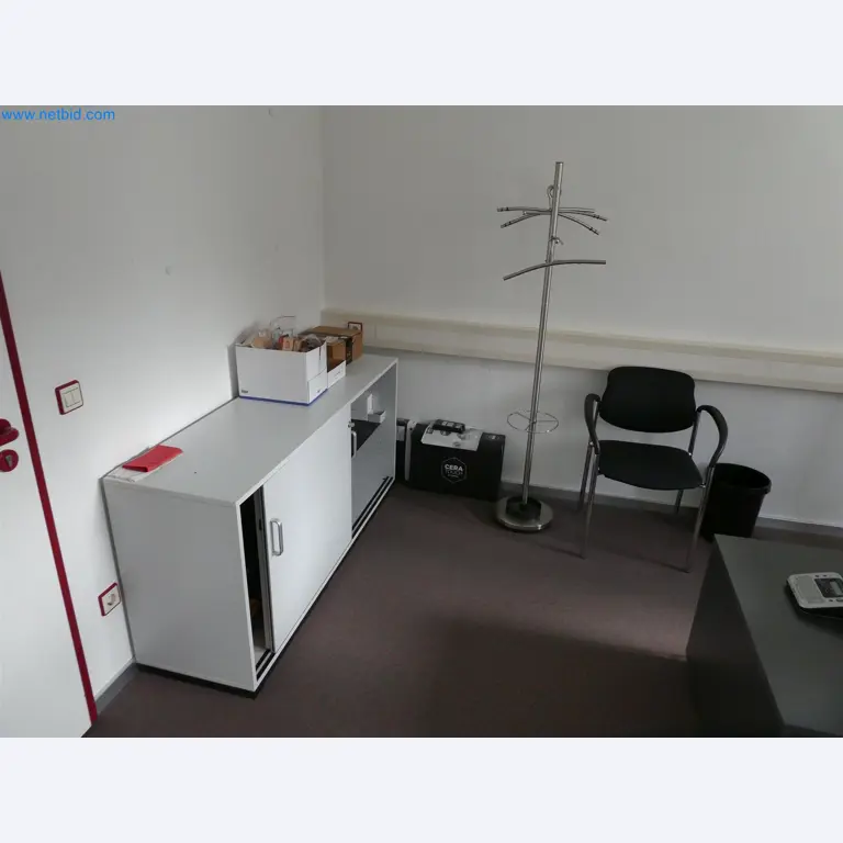 Machines de moulage par injection, machines CNC & lignes d'assemblage pour les éléments chauffants et les composants automobiles-3