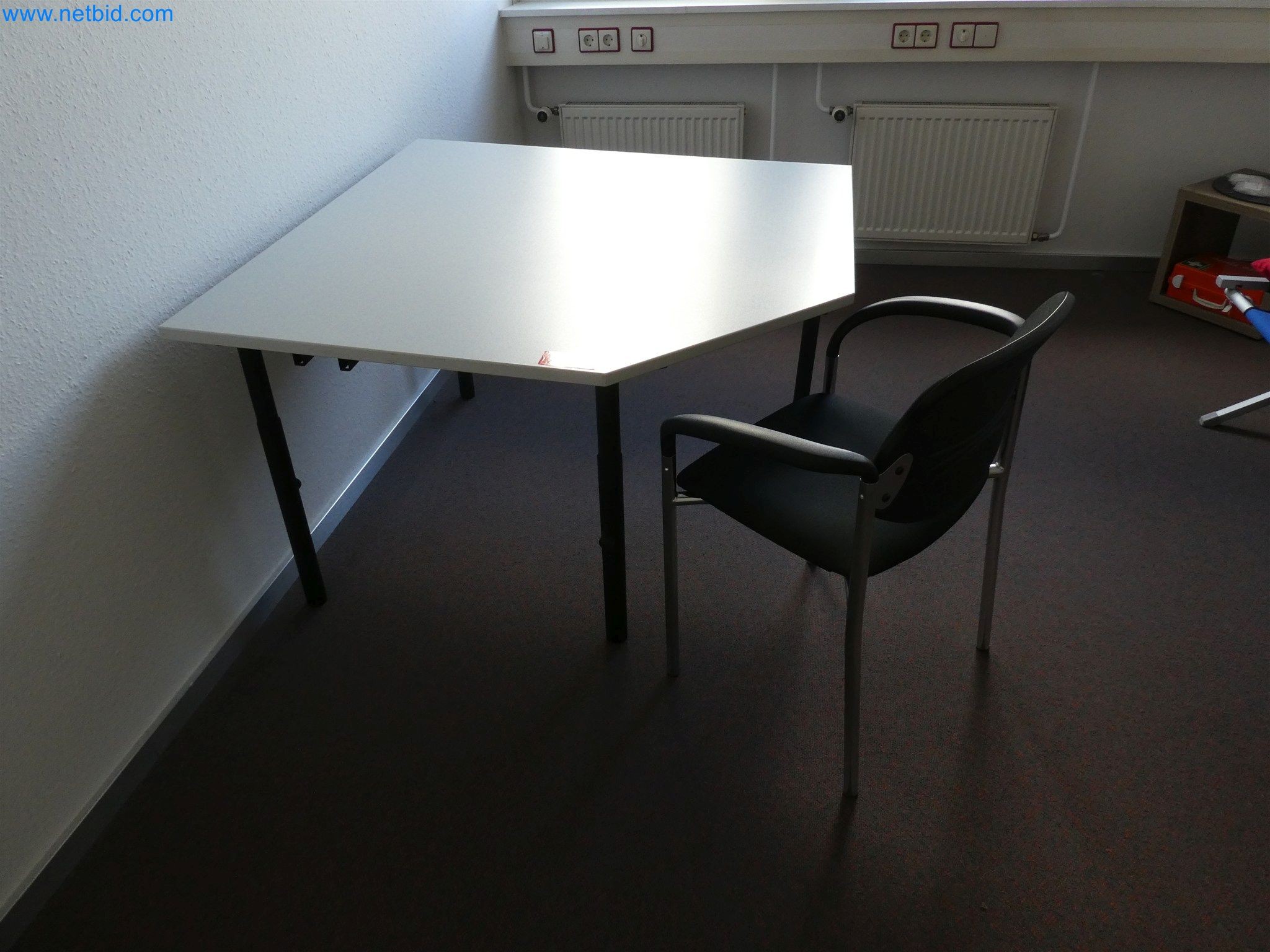 Machines de moulage par injection, machines CNC & lignes d'assemblage pour les éléments chauffants et les composants automobiles-2