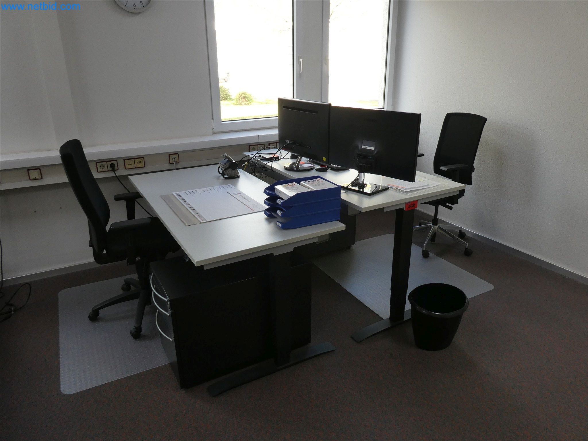 Machines de moulage par injection, machines CNC & lignes d'assemblage pour les éléments chauffants et les composants automobiles-1