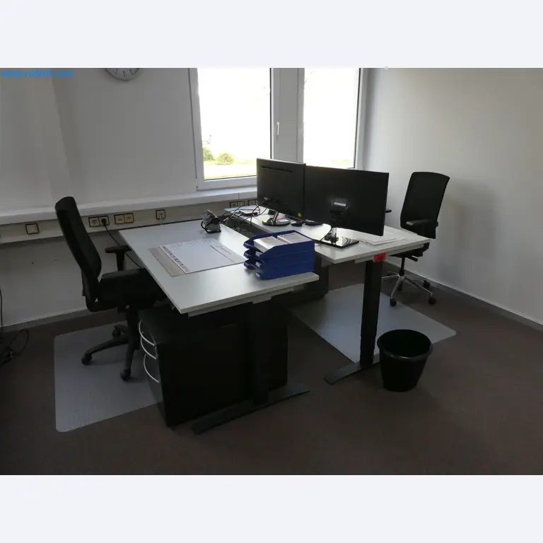 Machines de moulage par injection, machines CNC & lignes d'assemblage pour les éléments chauffants et les composants automobiles-1