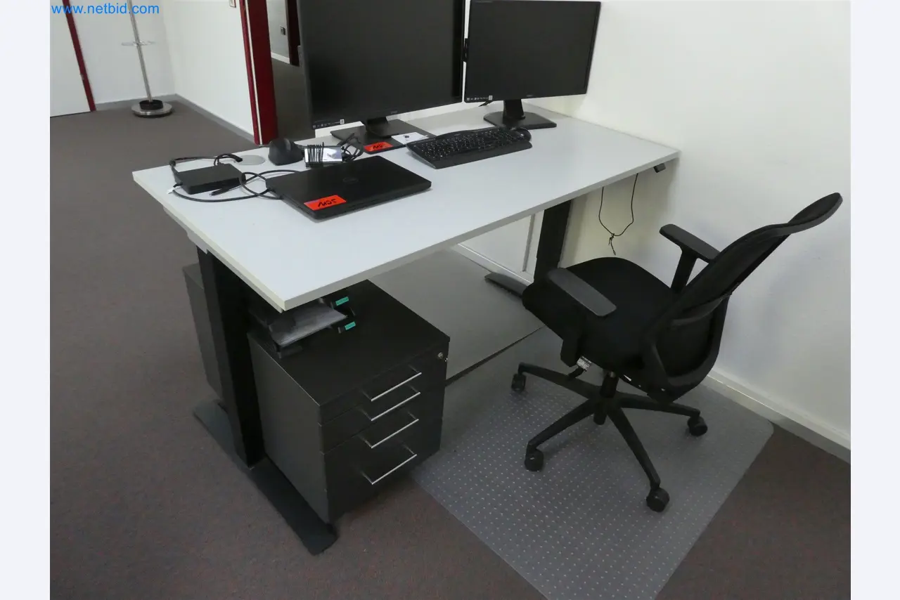 Machines de moulage par injection, machines CNC & lignes d'assemblage pour les éléments chauffants et les composants automobiles-2