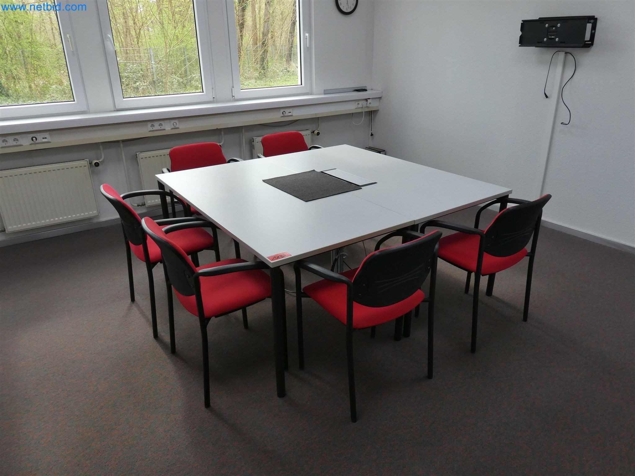 Machines de moulage par injection, machines CNC & lignes d'assemblage pour les éléments chauffants et les composants automobiles-1