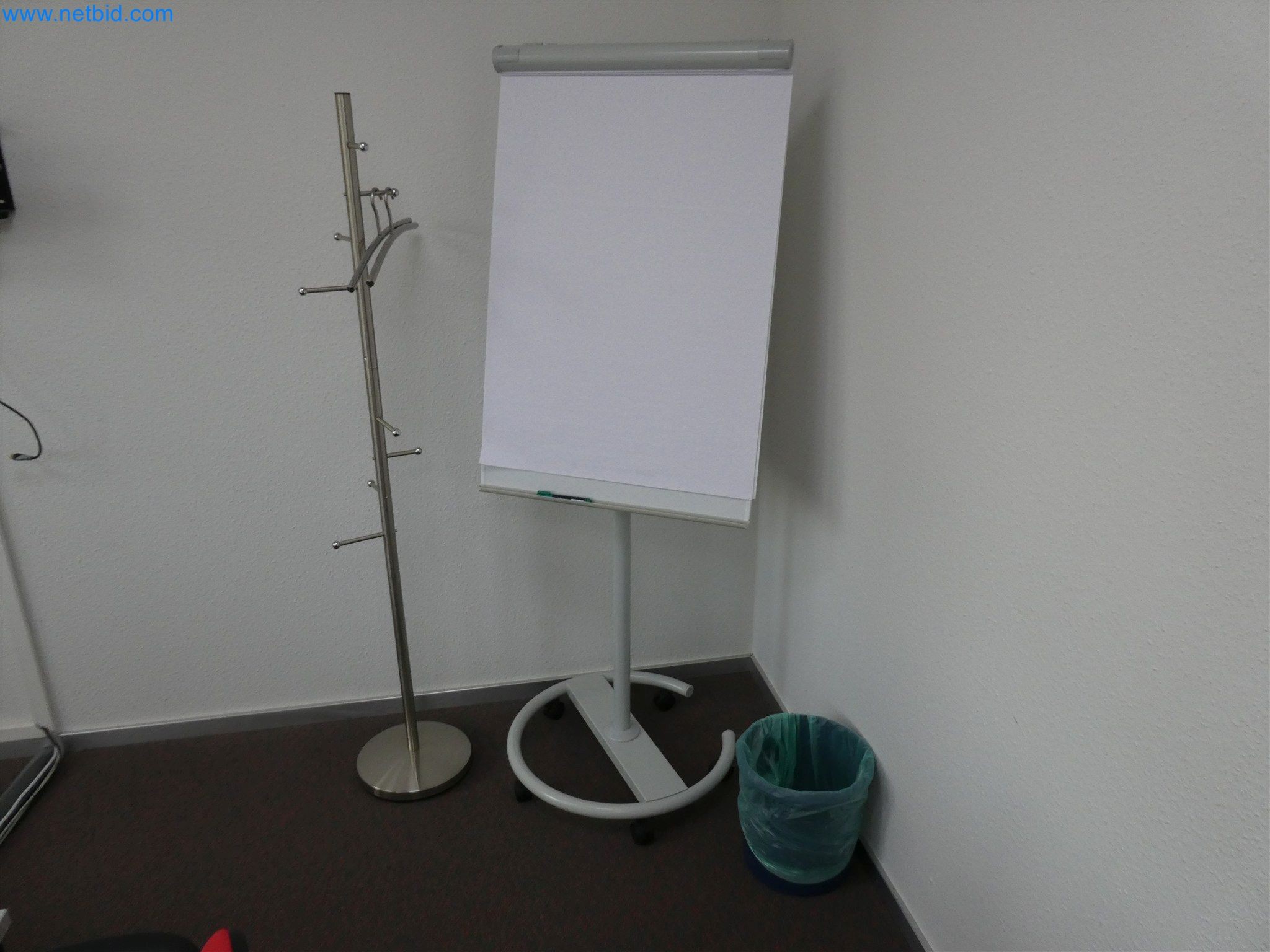 Machines de moulage par injection, machines CNC & lignes d'assemblage pour les éléments chauffants et les composants automobiles-2